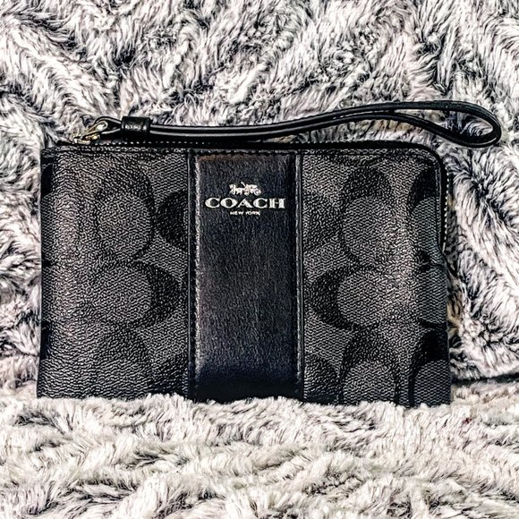 NWOT - COACH SILVER/BLACK SMOKE CORNER ZIP WRISTLET (F58035) - Picture 1 of 3